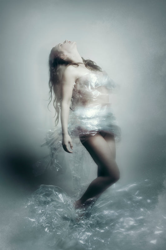 Plastic Dress II - Tirage Fine Art Photography 40x60cm