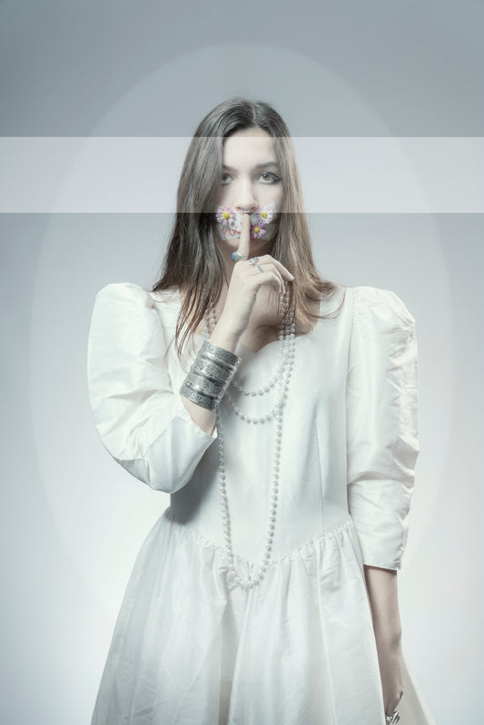 Flowers II - Fine-Art Print on Dibond + American Box Frame