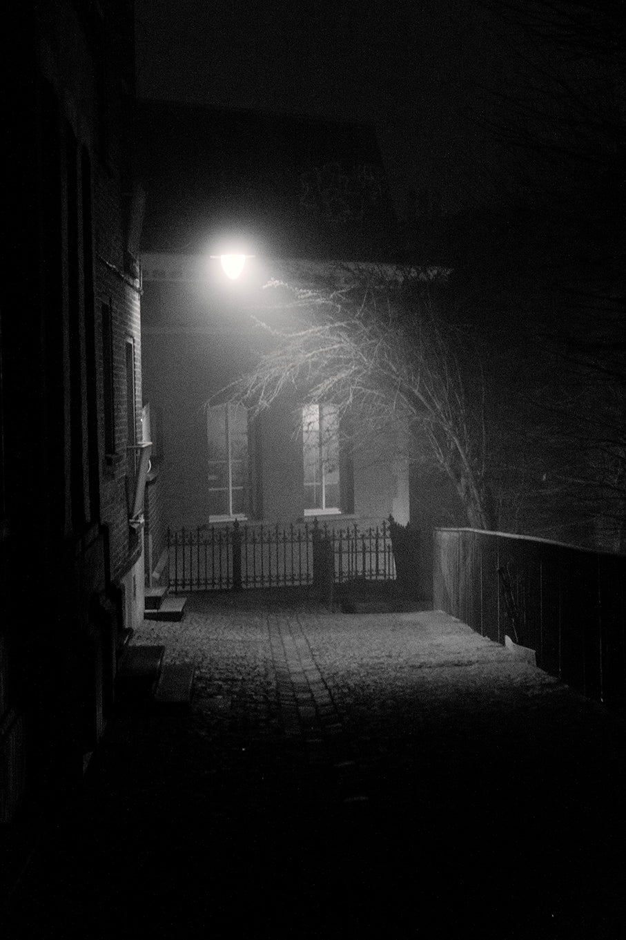 Plastic DRESS III - Fine Art Photography Print 40x60cm